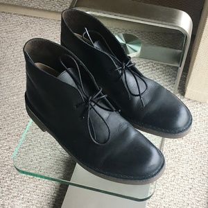 Mens Clarks, Size 9.5